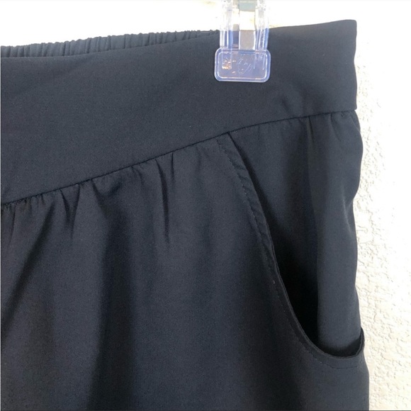 Xhiliration Black Elastic Waist Pocketed High Waisted Shorts - Size Medium - Picture 2 of 6